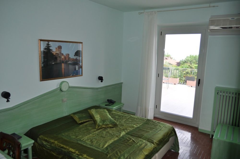 Hotel Oceano Peschiera del Garda Kültér fotó