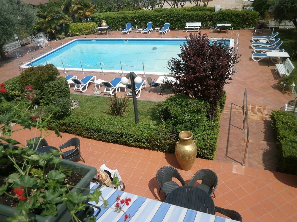 Hotel Oceano Peschiera del Garda Kültér fotó