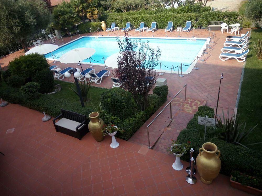 Hotel Oceano Peschiera del Garda Kültér fotó