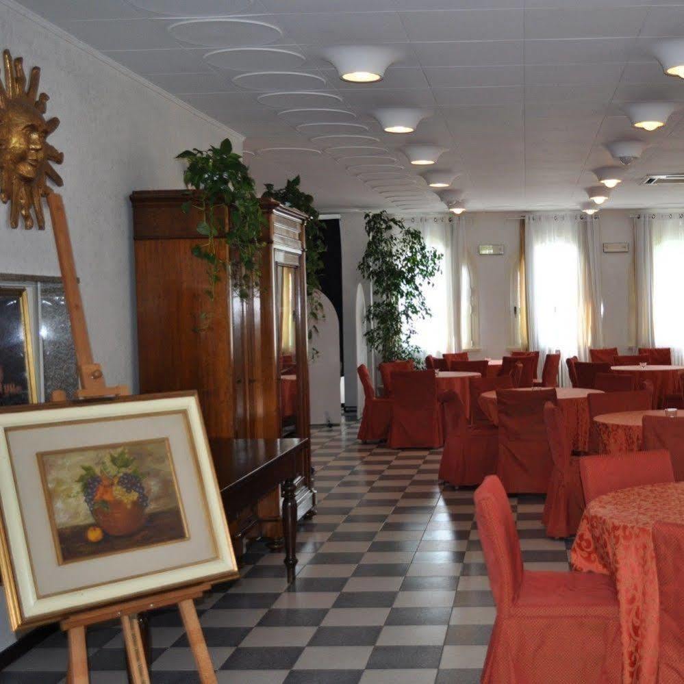 Hotel Oceano Peschiera del Garda Kültér fotó
